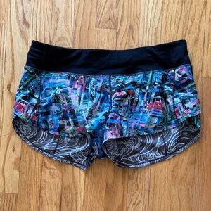 Lululemon 8 Speed Up Multicolor abstract inner print Shorts great pre owned cond